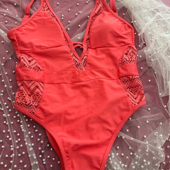 NWOT Coral Lace Cutout One Piece Swimsuit Women's Size Medium - Picture 11 of 12